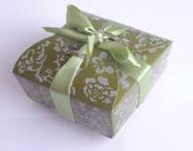 Boite à pâtisserie verte à paillettes